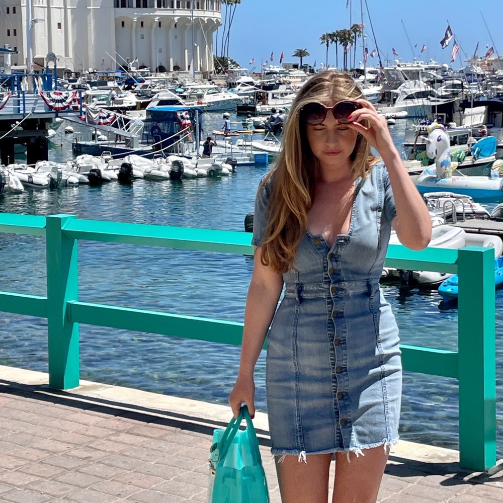 Adorable denim mini dress! 🦋